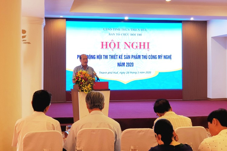 Đồng chí Nguyễn Lương Bảy - Phó Giám đốc Sở Công Thương phát biểu tại hội nghị